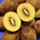 822557-gele-kiwi-vrouwelijk-soreli
