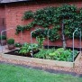 845235-onderdeel-verhoogd-plantenbed-tentkoepel-houten-plantenbed-g123