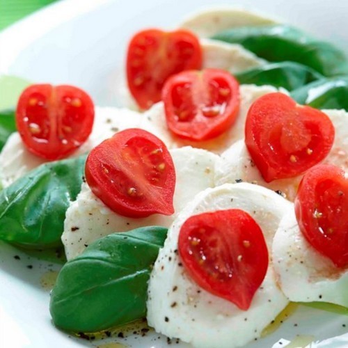 Heart-shaped tomato 'Gardenberry' F1